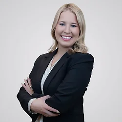 Photo of Kelsey R. Hunt